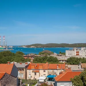 https://captain-emo-city-apartments-pula.in-istria.net
